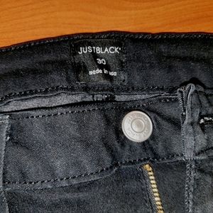 Just Black size 30 black denim skinny jean